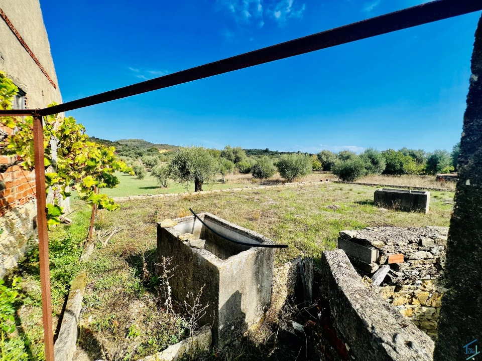 Moradia T2 para Venda em Chãos Foto 12