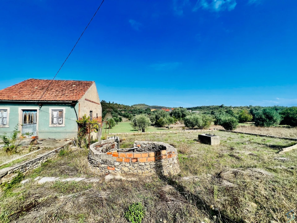 Moradia T2 para Venda em Chãos Foto 1