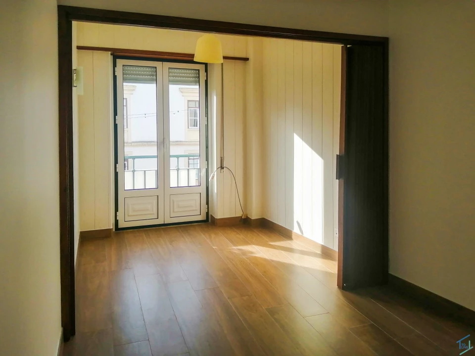 Apartamento T2 para Venda em São Pedro de Tomar Foto 2