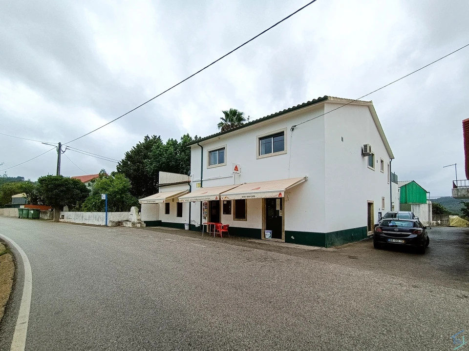 Moradia T3 para Venda em Areias e Pias Foto 1