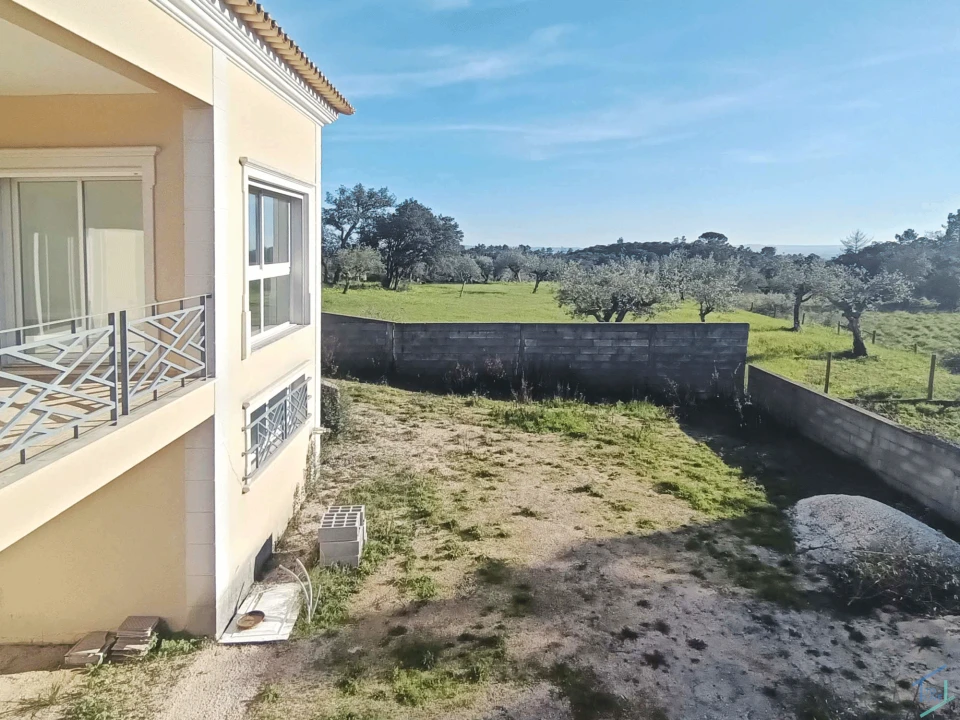 Moradia T4 para Venda em Além da Ribeira e Pedreira Foto 30