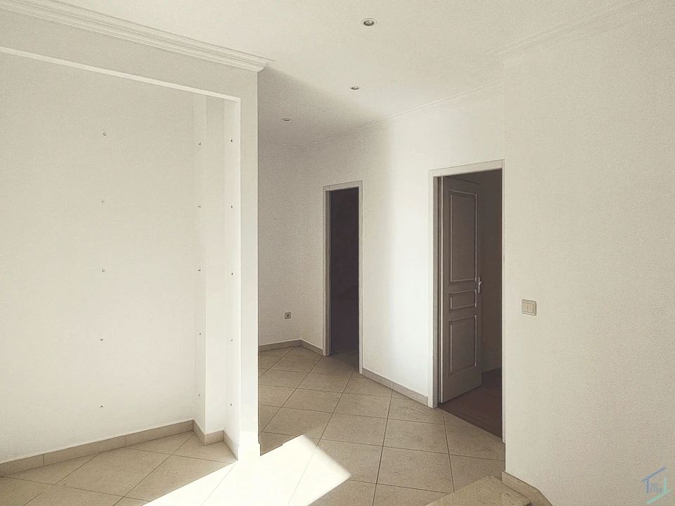 Moradia T4 para Venda em Além da Ribeira e Pedreira Foto 15