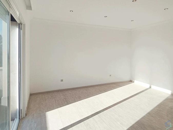 Moradia T4 para Venda em Além da Ribeira e Pedreira Foto 11