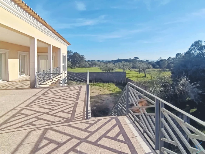 Moradia T4 para Venda em Além da Ribeira e Pedreira Foto 28