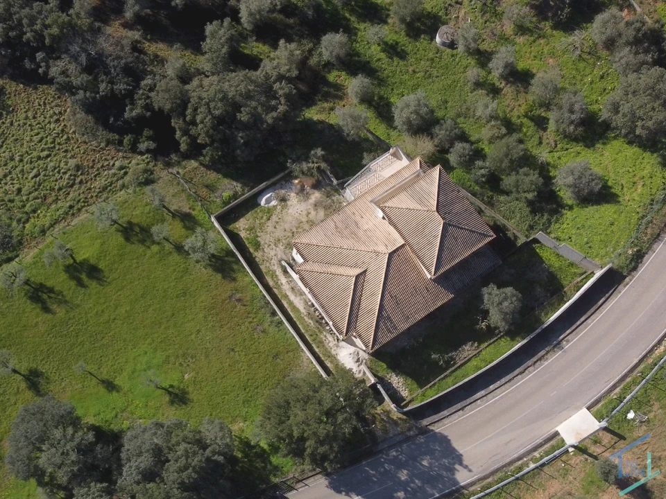 Moradia T4 para Venda em Além da Ribeira e Pedreira Foto 4