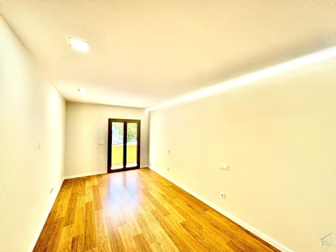 Apartamento T4 para Venda em São Pedro de Tomar Foto 11