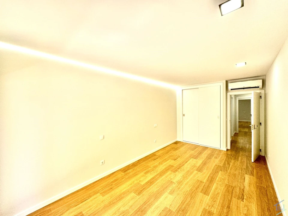 Apartamento T4 para Venda em São Pedro de Tomar Foto 10