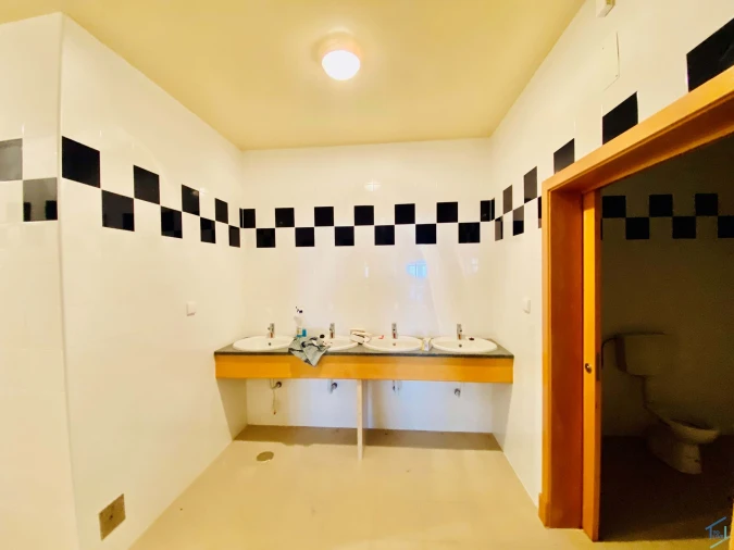 Negócio para Venda em Asseiceira Foto 6