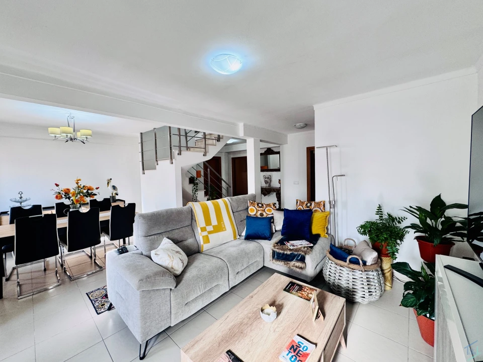 Moradia T4 para Venda em Asseiceira Foto 3