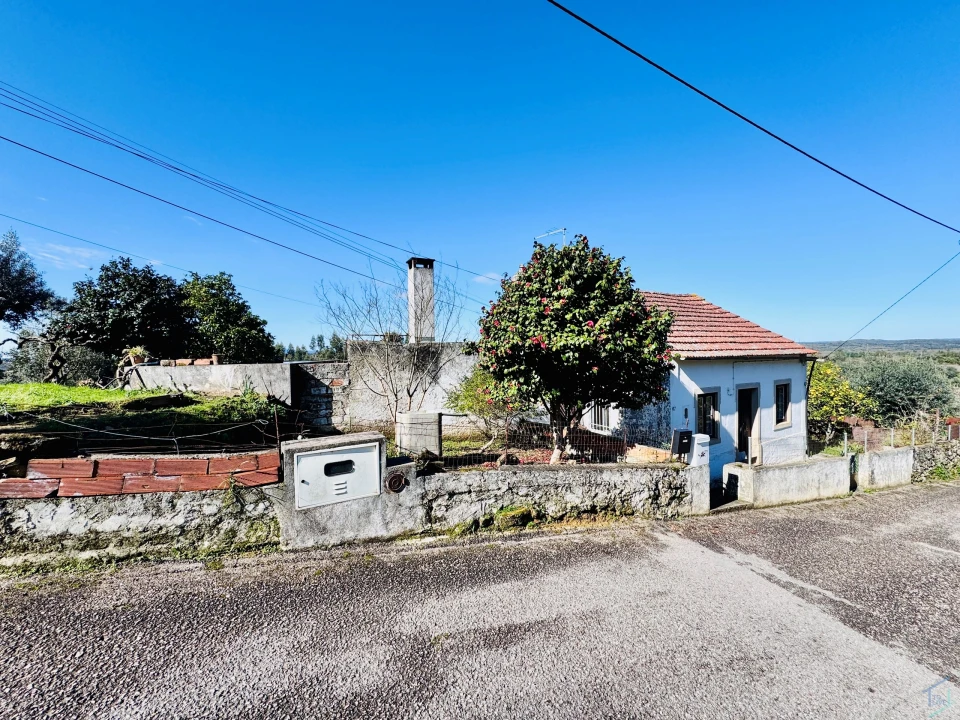 Moradia T2 para Venda em Areias e Pias Foto 2