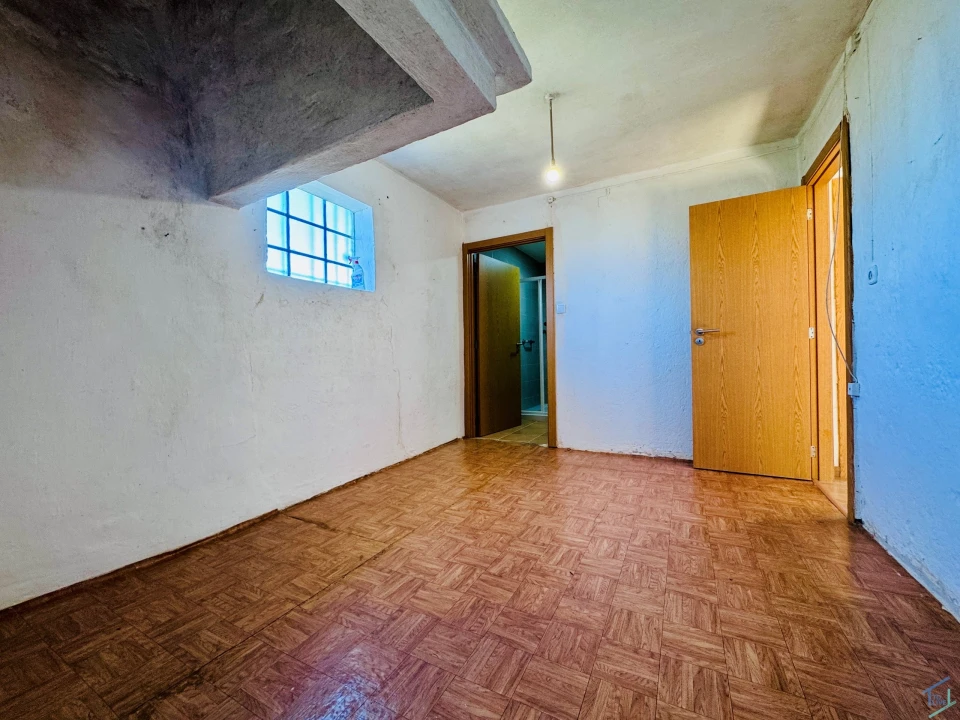 Moradia T2 para Venda em Areias e Pias Foto 5