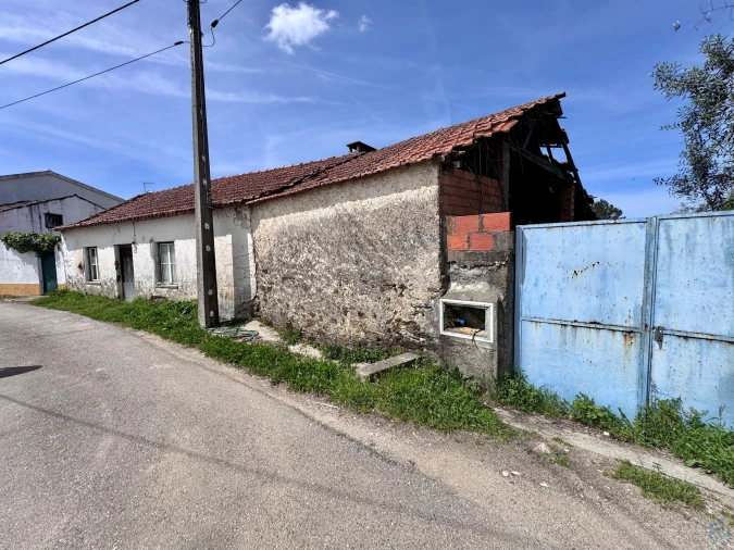 Moradia T3 para Venda em Olalhas Foto 2