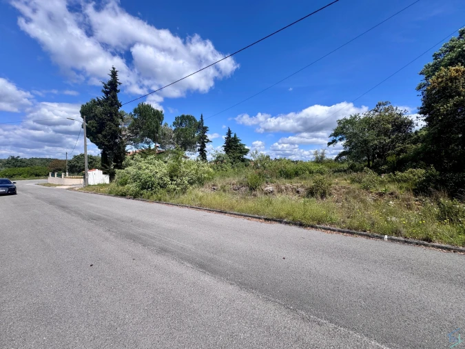 Terreno para Venda em Casais e Alviobeira Foto 2