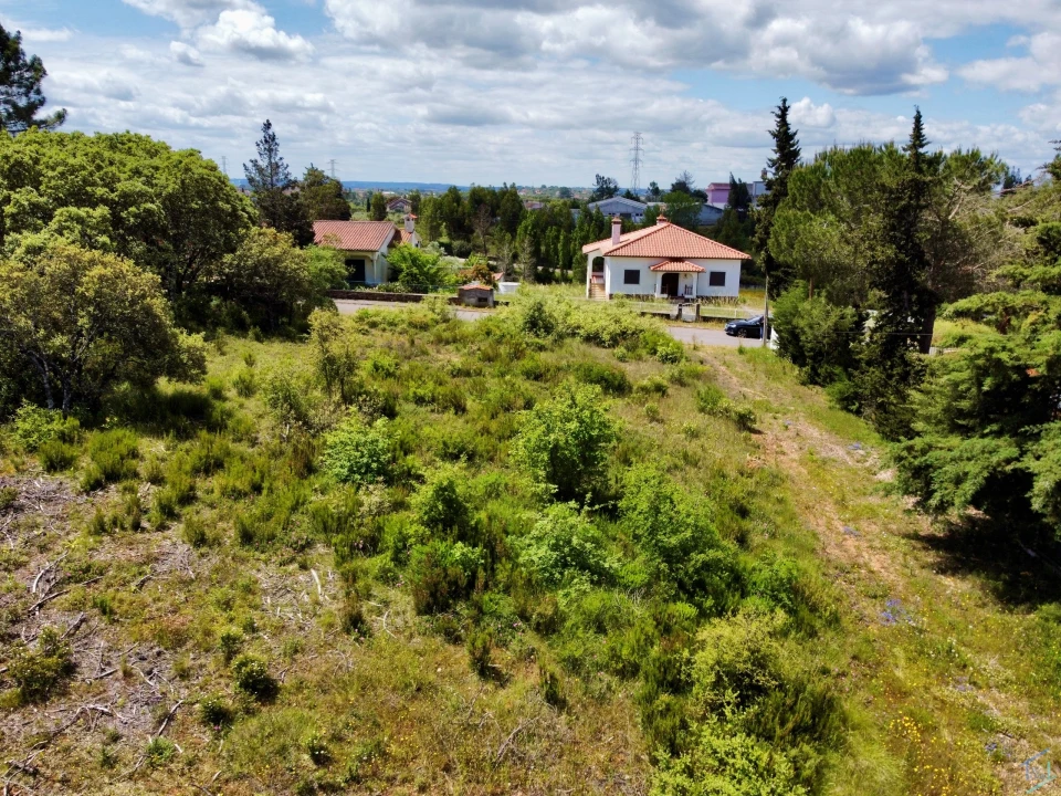 Terreno para Venda em Casais e Alviobeira Foto 10