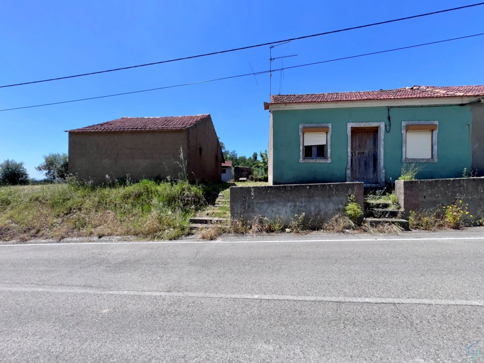 Moradia T2 para Venda em São Pedro de Tomar Foto 2