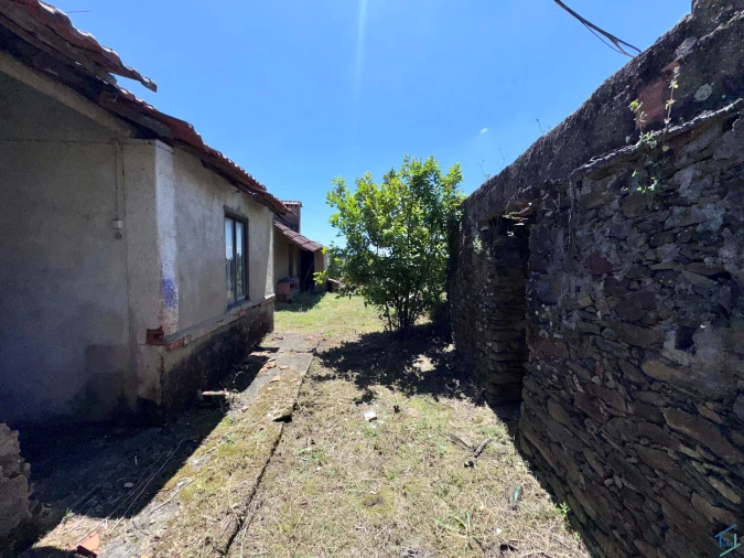 Moradia T2 para Venda em São Pedro de Tomar Foto 24