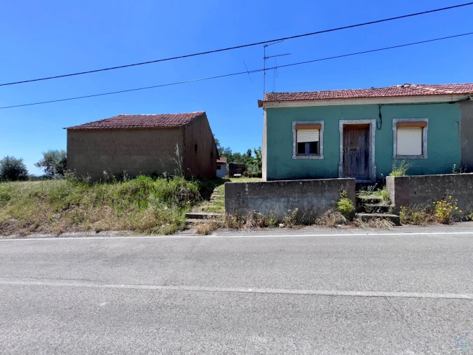 Moradia T2 para Venda em São Pedro de Tomar Foto 2