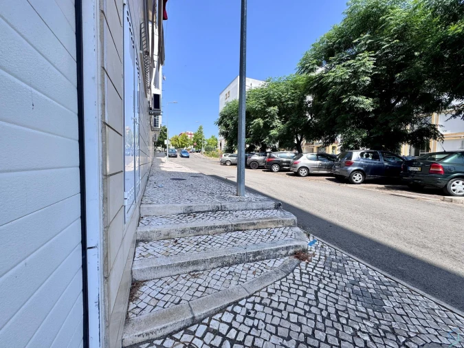 Garagem para Venda em São Pedro de Tomar Foto 13