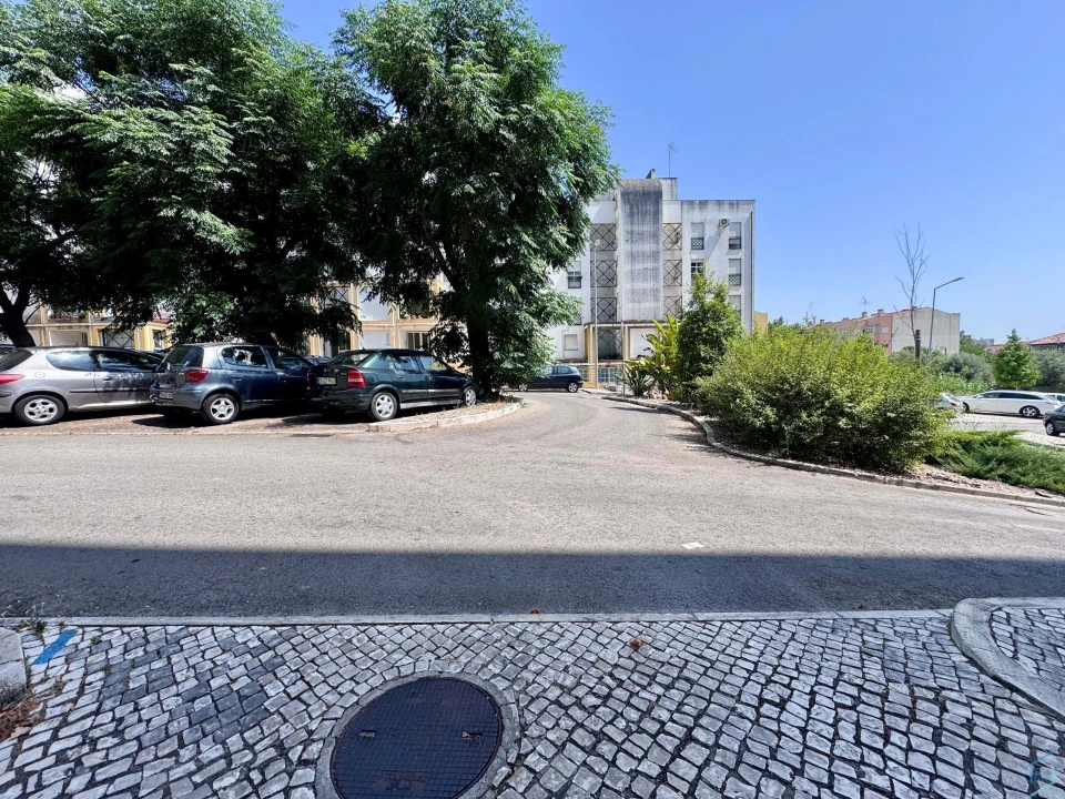 Garagem para Venda em São Pedro de Tomar Foto 14