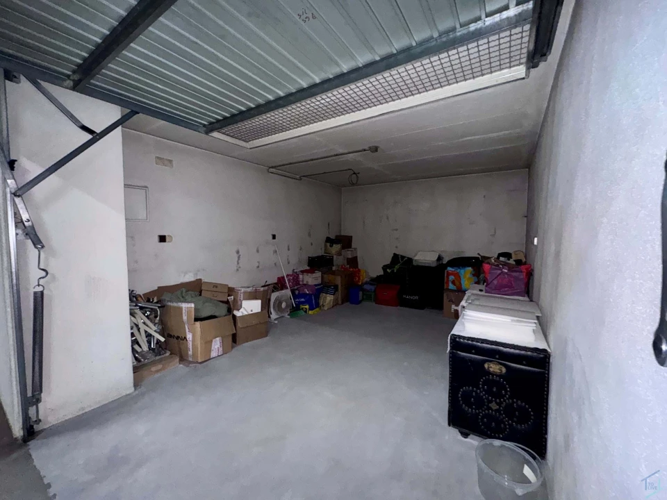 Garagem para Venda em São Pedro de Tomar Foto 3