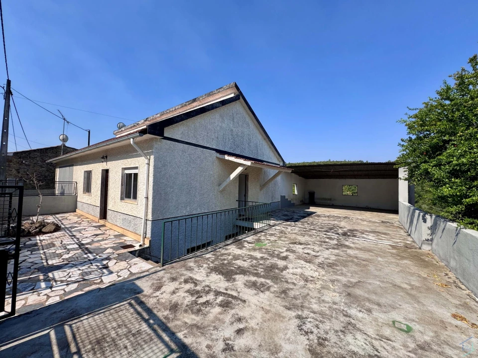 Moradia T3 para Venda em Chãos Foto 58