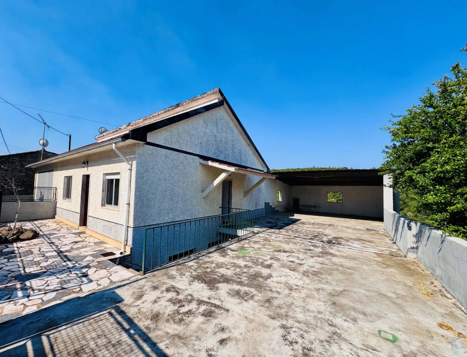 Moradia T3 para Venda em Chãos Foto 59