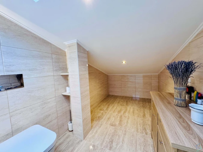 Moradia T4 para Venda em São Pedro de Tomar Foto 30