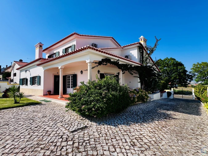 Moradia T4 para Venda em São Pedro de Tomar Foto 3