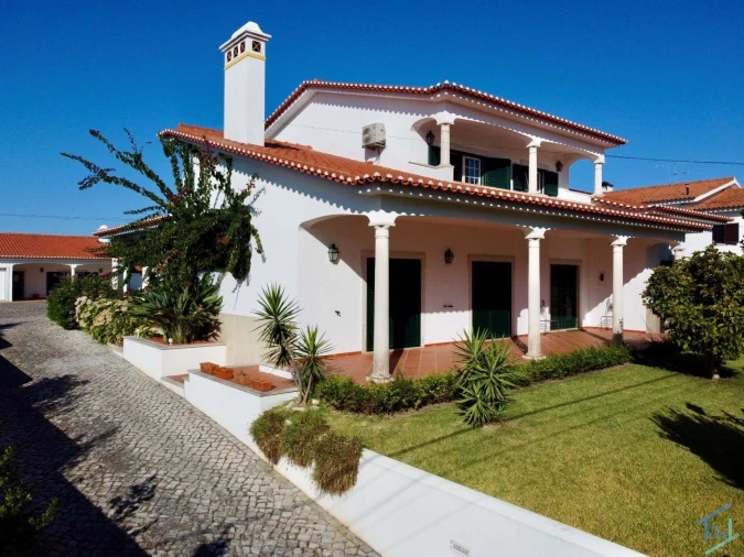 Moradia T4 para Venda em São Pedro de Tomar Foto 2