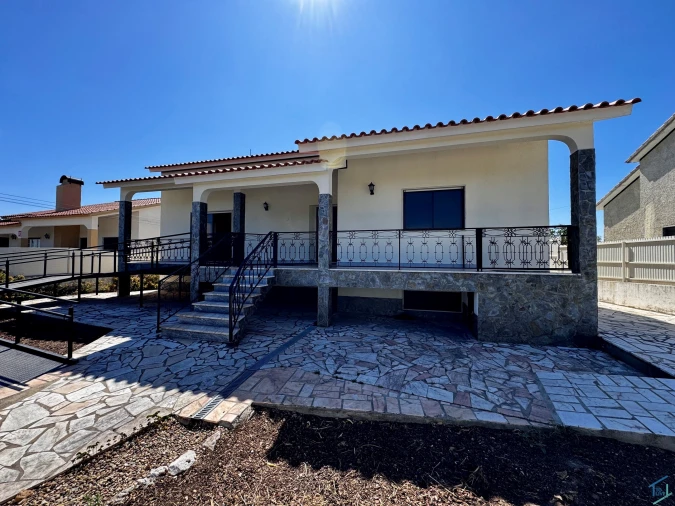 Moradia T4 para Venda em São Pedro de Tomar Foto 42