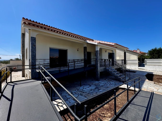 Moradia T4 para Venda em São Pedro de Tomar Foto 40