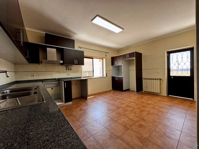 Moradia T4 para Venda em São Pedro de Tomar Foto 15