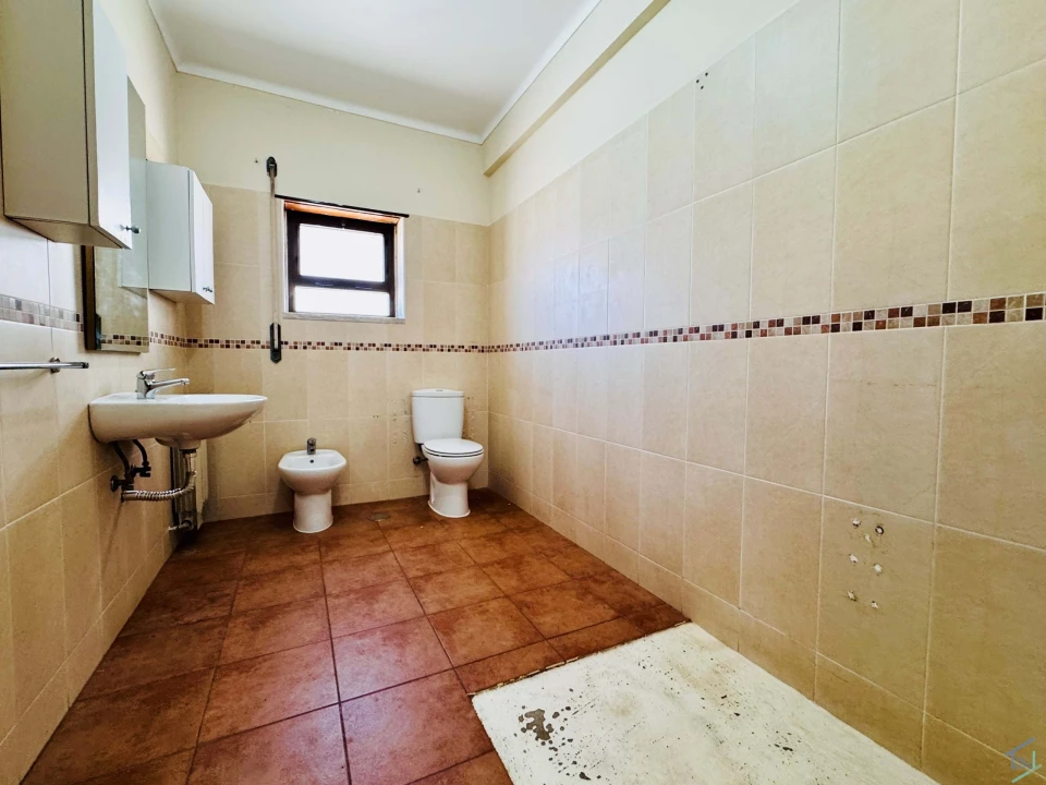 Moradia T4 para Venda em São Pedro de Tomar Foto 9