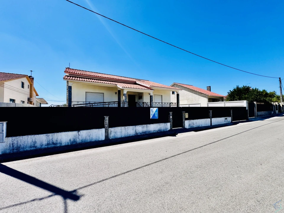 Moradia T4 para Venda em São Pedro de Tomar Foto 46