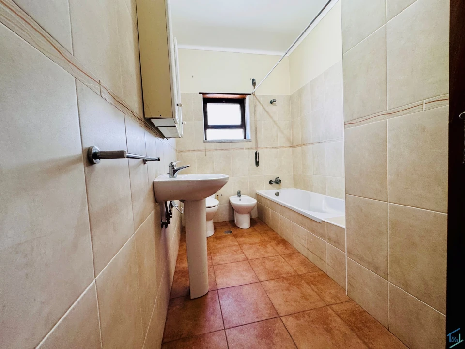 Moradia T4 para Venda em São Pedro de Tomar Foto 7