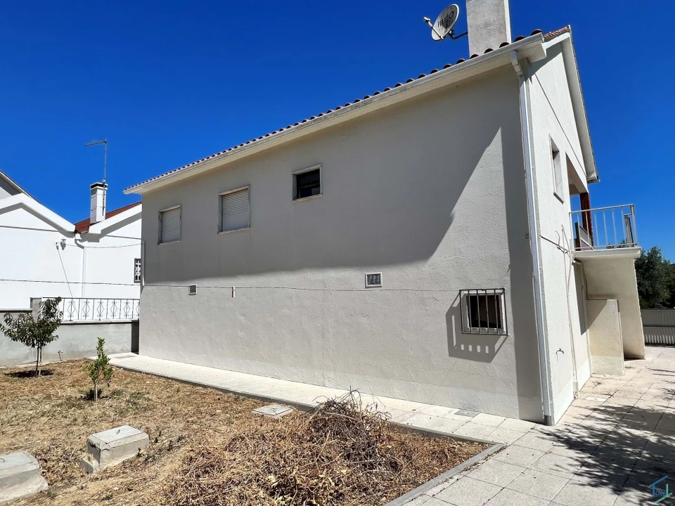 Moradia T3 para Venda em São Pedro de Tomar Foto 3