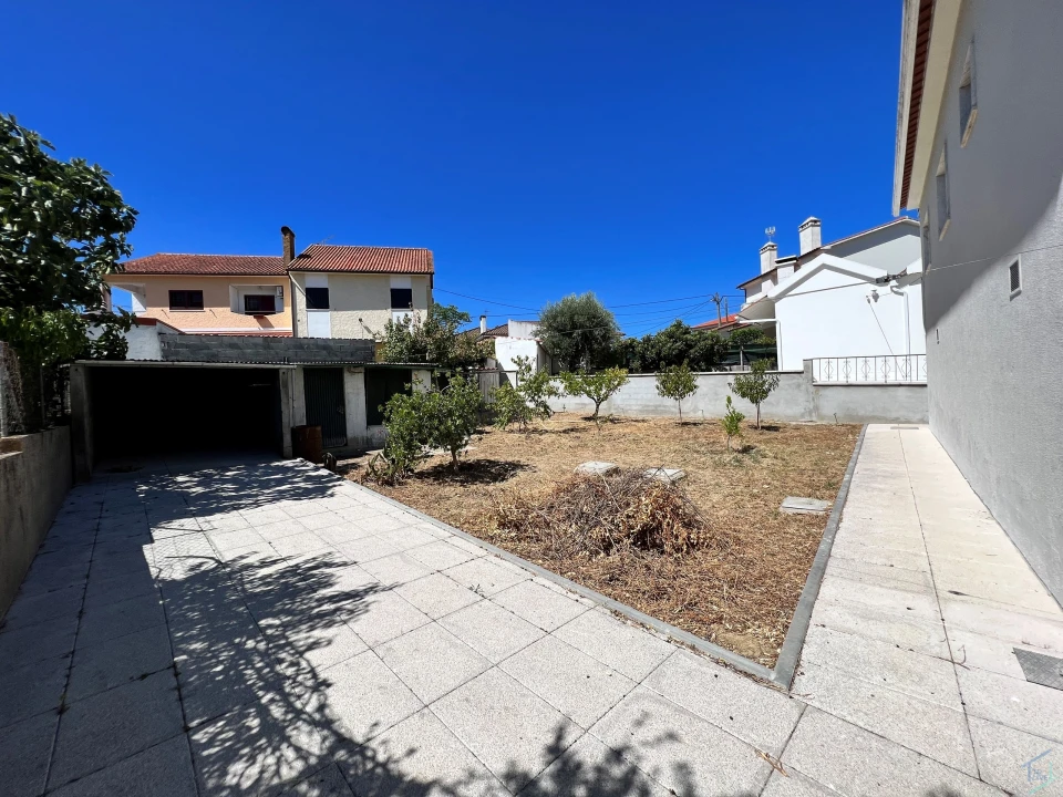 Moradia T3 para Venda em São Pedro de Tomar Foto 20