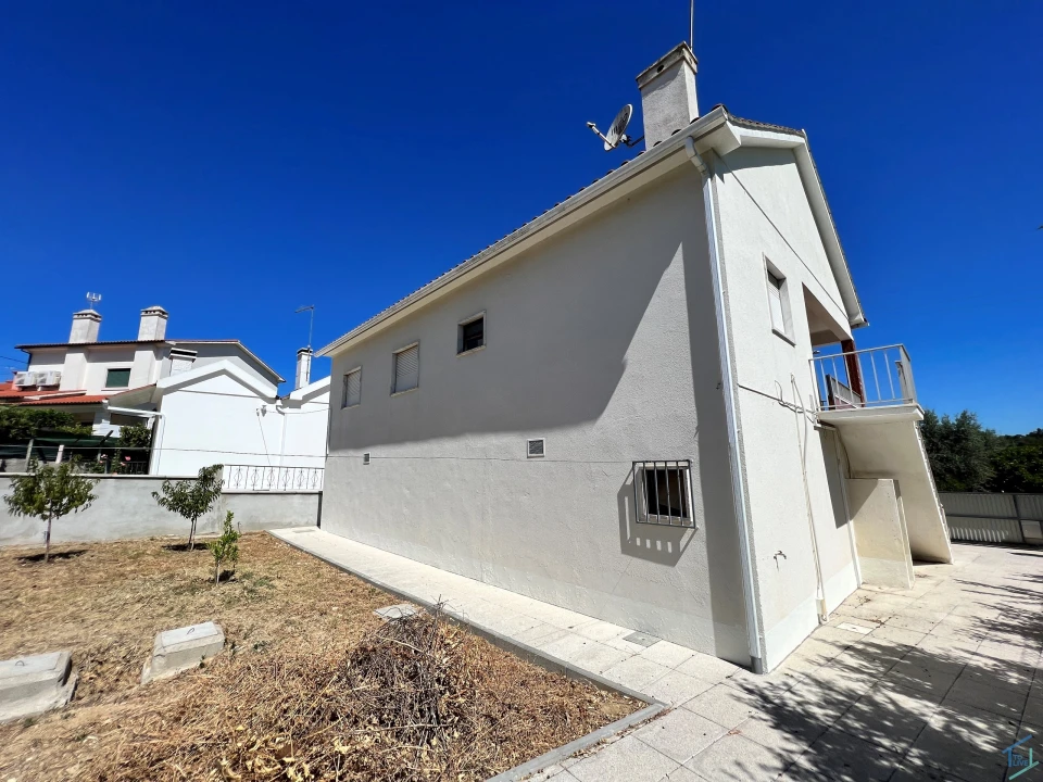 Moradia T3 para Venda em São Pedro de Tomar Foto 23