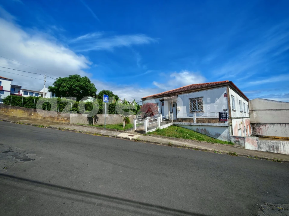 Moradia T3 para Venda em Fajã de Cima Foto 1