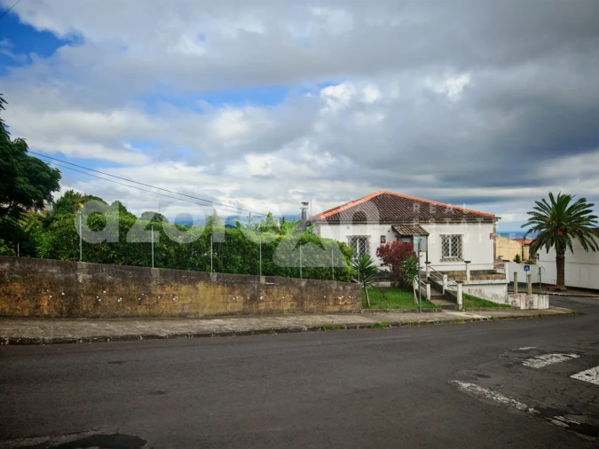 Moradia T3 para Venda em Fajã de Cima Foto 3