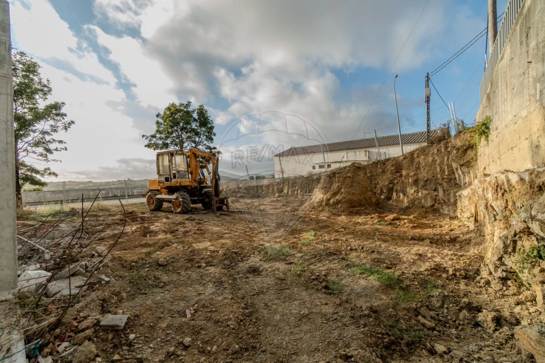 Moradia T4 para Venda em Sapataria Foto 37