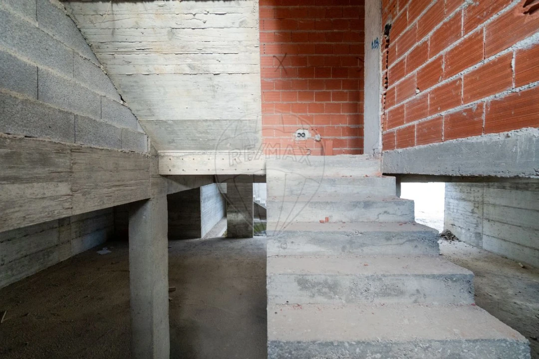 Moradia T4 para Venda em Sapataria Foto 31