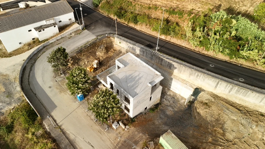 Moradia T4 para Venda em Sapataria Foto 11