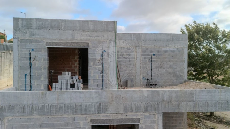 Moradia T4 para Venda em Sapataria Foto 23