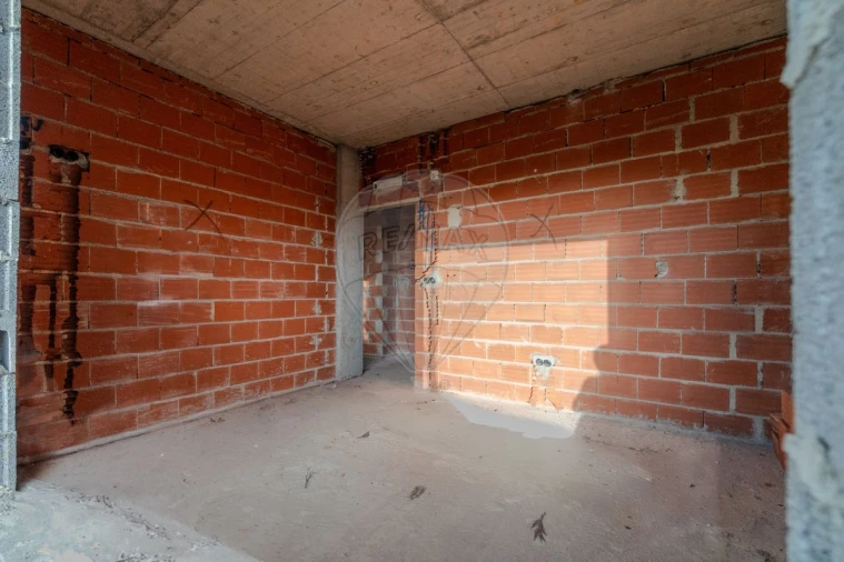 Moradia T4 para Venda em Sapataria Foto 40