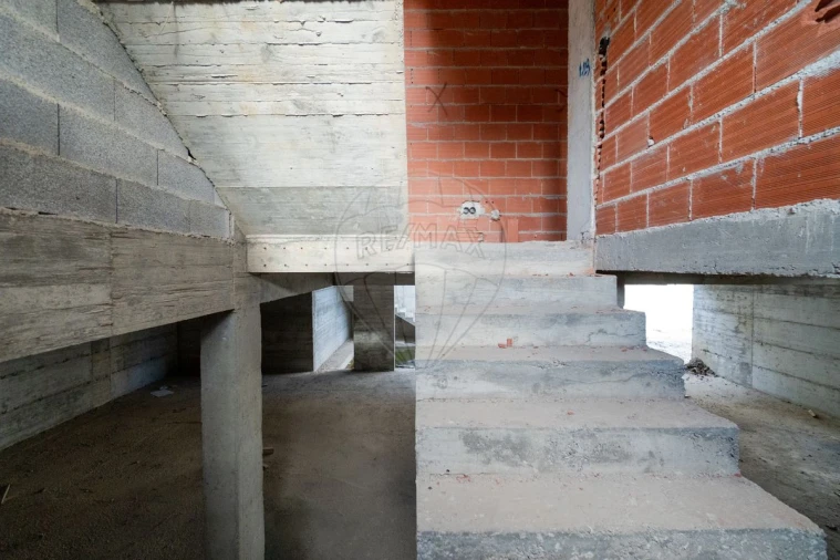 Moradia T4 para Venda em Sapataria Foto 31