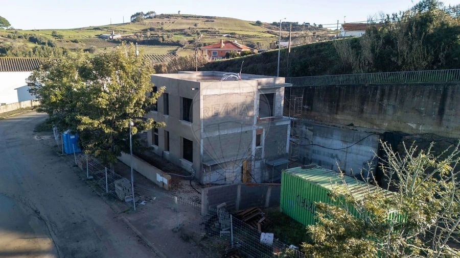 Moradia T4 para Venda em Sapataria Foto 13