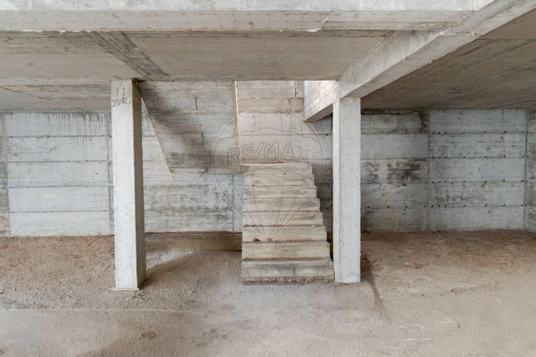 Moradia T4 para Venda em Sapataria Foto 33