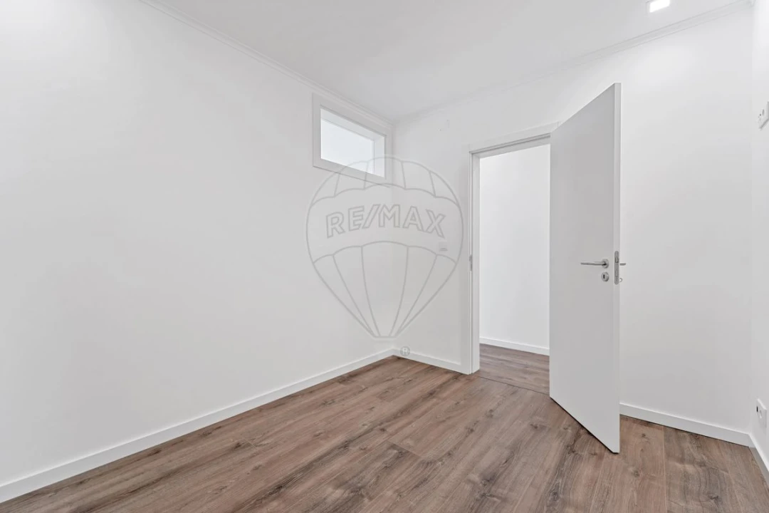 Apartamento T1 para Arrendamento em Moscavide e Portela Foto 5