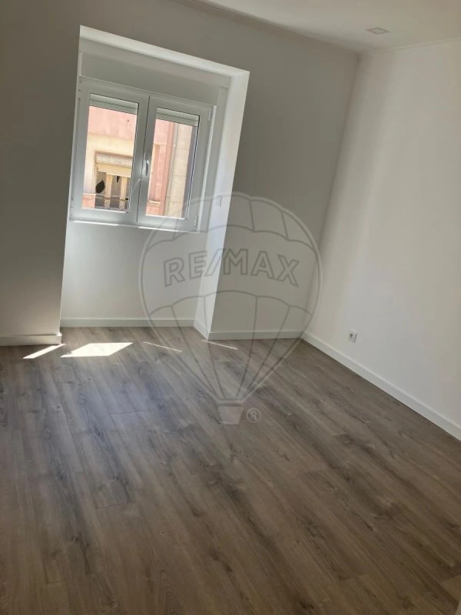 Apartamento T1 para Arrendamento em Moscavide e Portela Foto 8